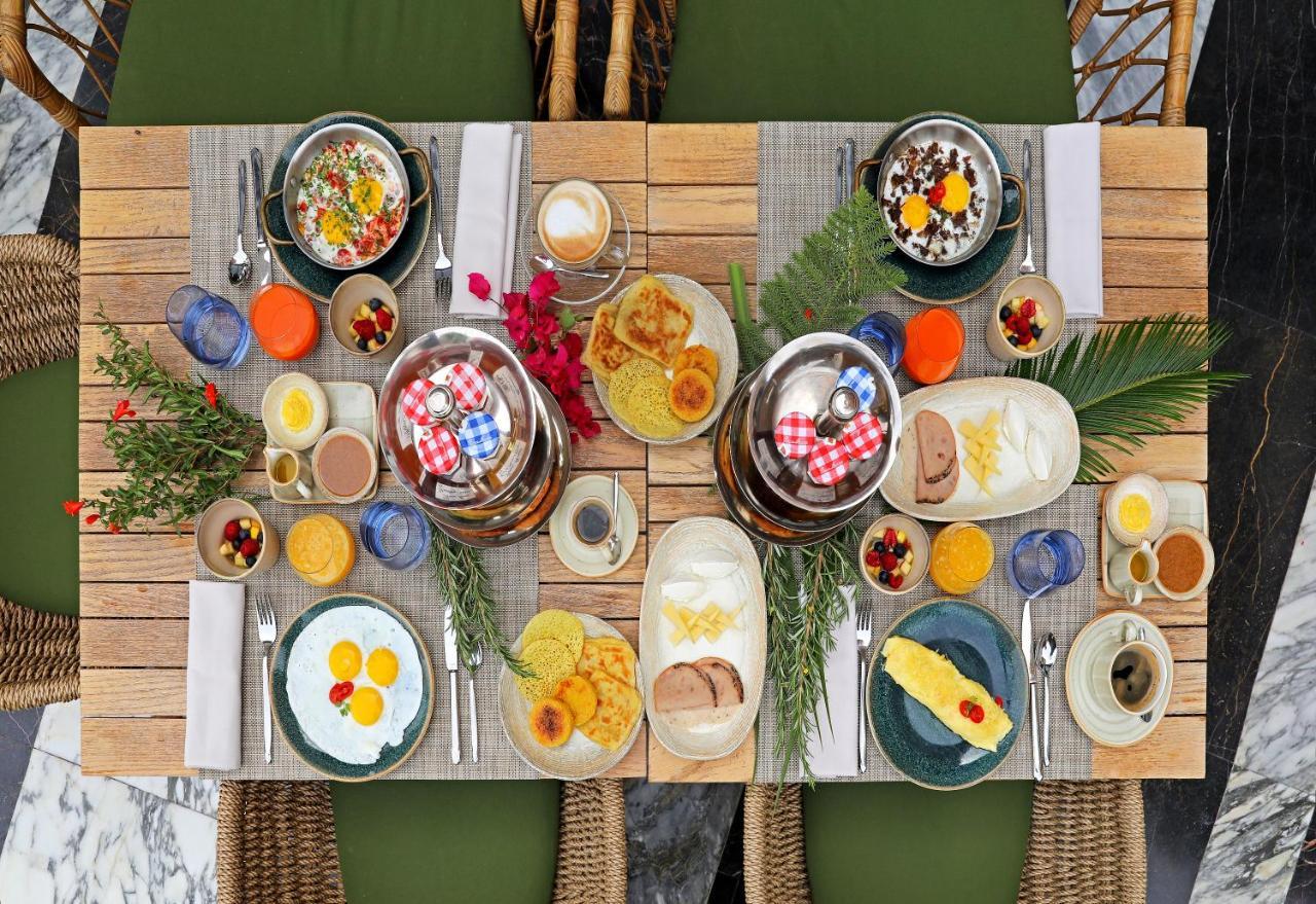 Hotel Jadali & Spa Marrakesh Exterior foto A typical breakfast table