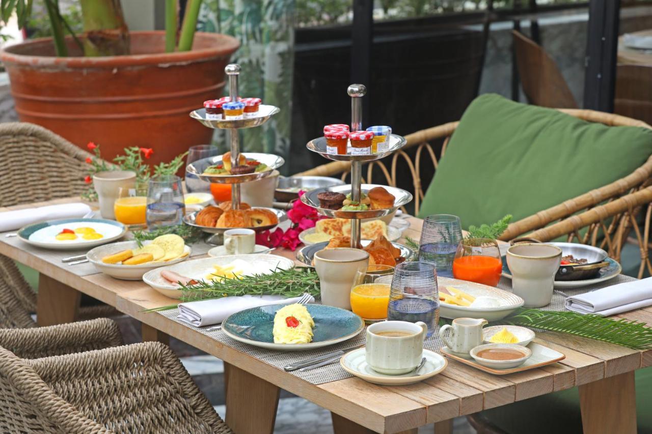 Hotel Jadali & Spa Marrakesh Exterior foto A breakfast table